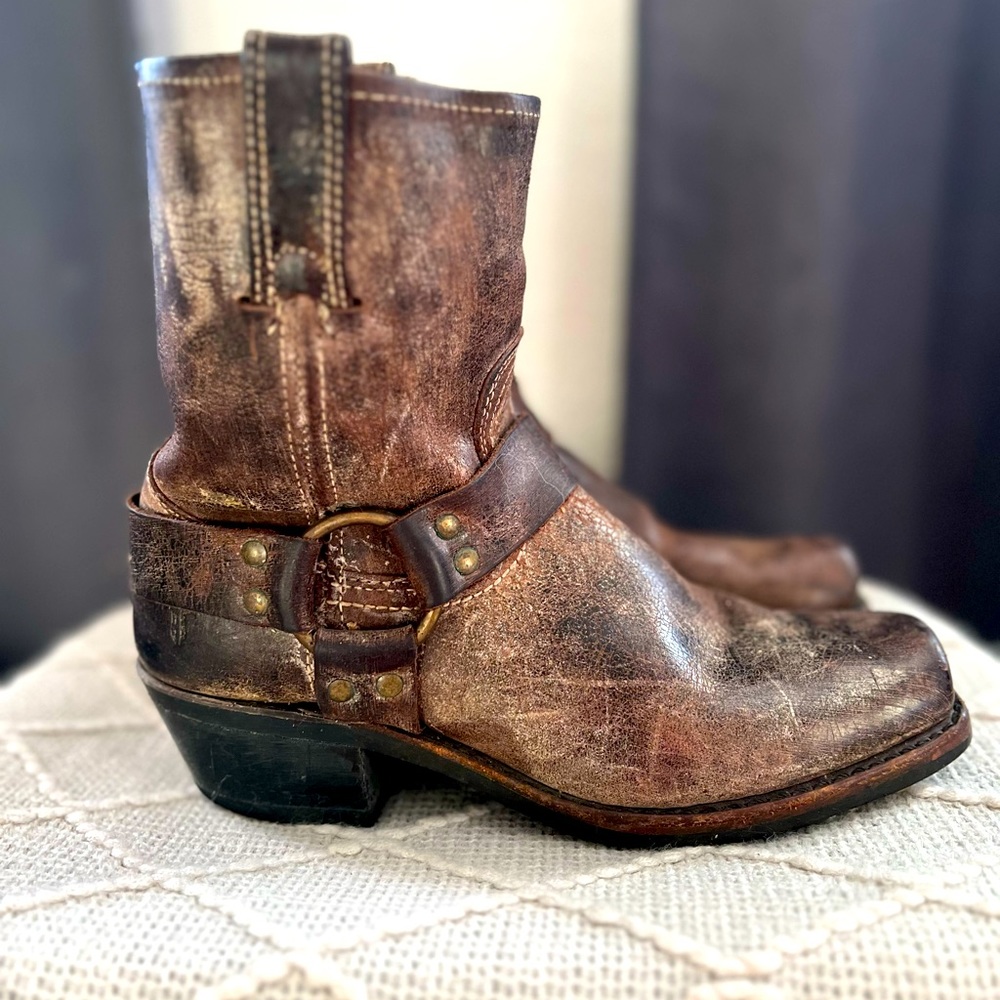 Frye Harness 8R